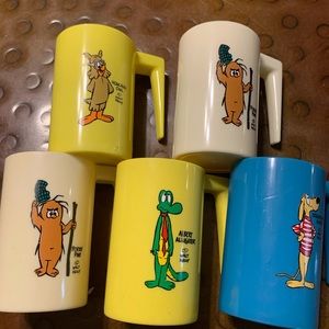Vintage 1960's Cups-Walt Kelly plastic handle